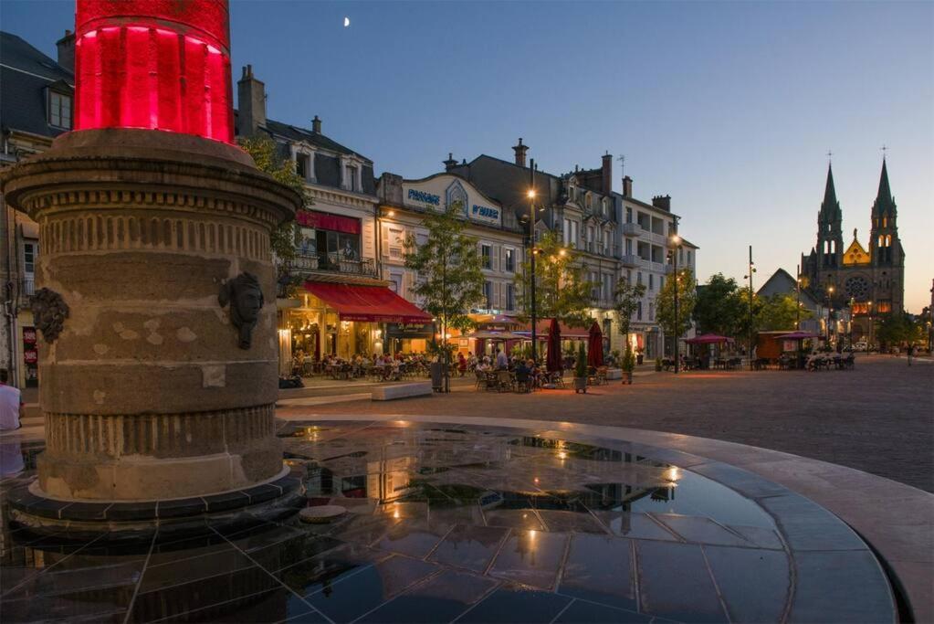 Joli Studio Avec Parking Prive, Bien Situe Moulins  Extérieur photo